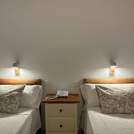 Hostal Barrera Madrid Exterior photo