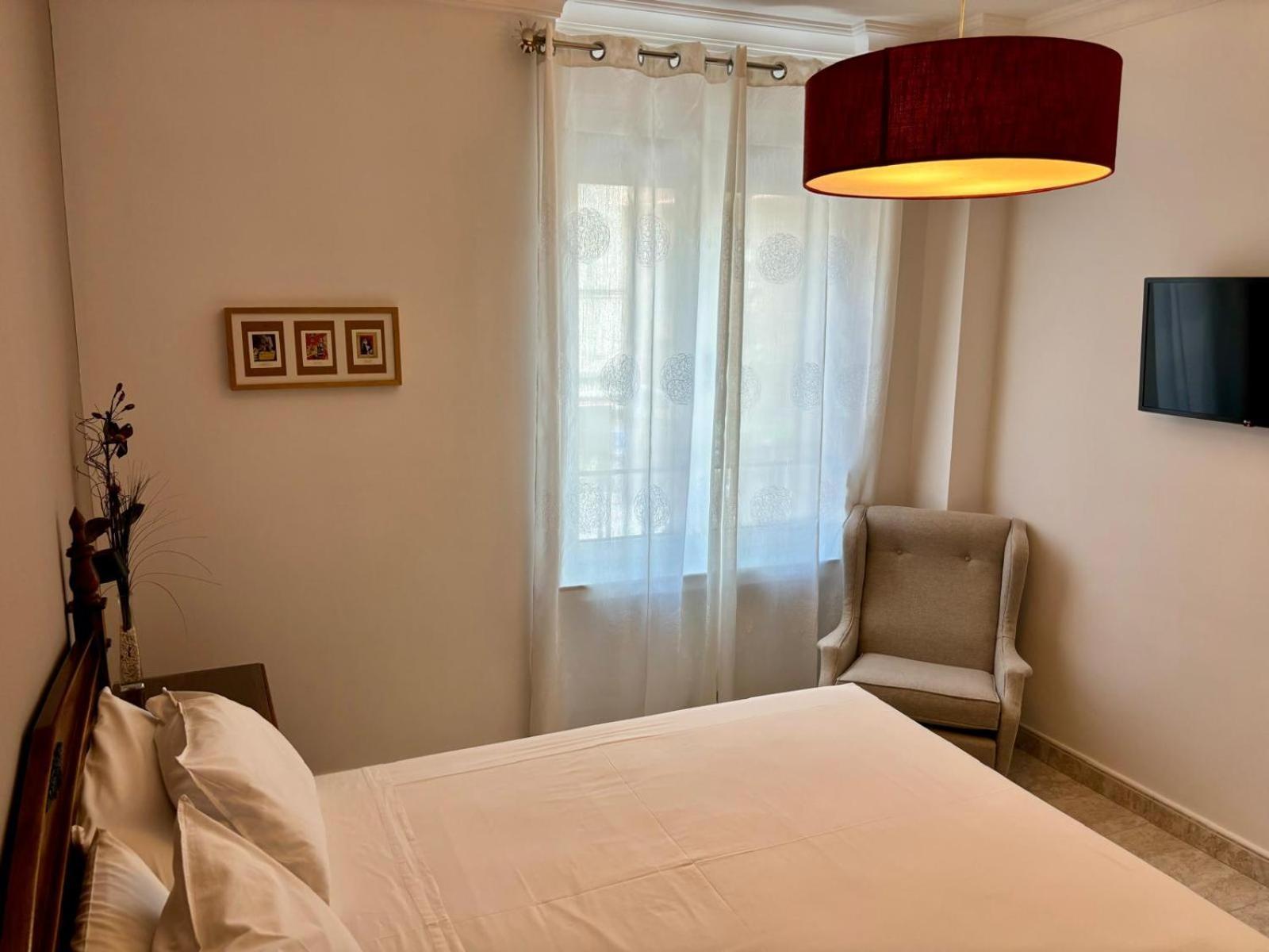 Hostal Barrera Madrid Exterior photo